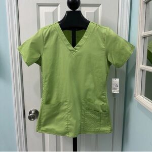 NWT Vera Bradley Women's Size XS Solid Green Scrub Top